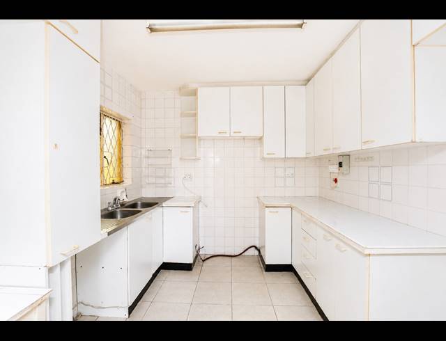 3 BEDROOM APARTMENT FOR SALE IN GLENWOOD